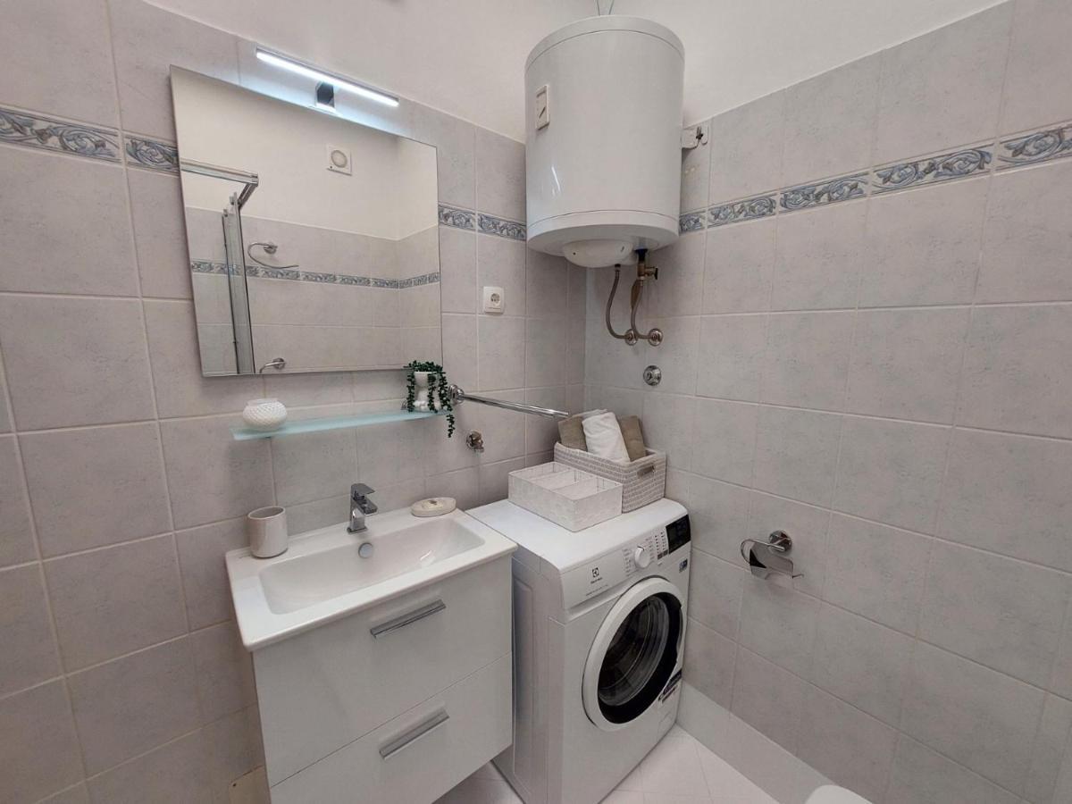 Apartma Stefan 2 *